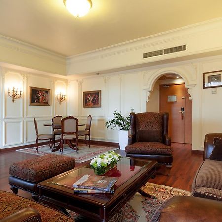 Le Commodore Hotel Бейрут Екстериор снимка