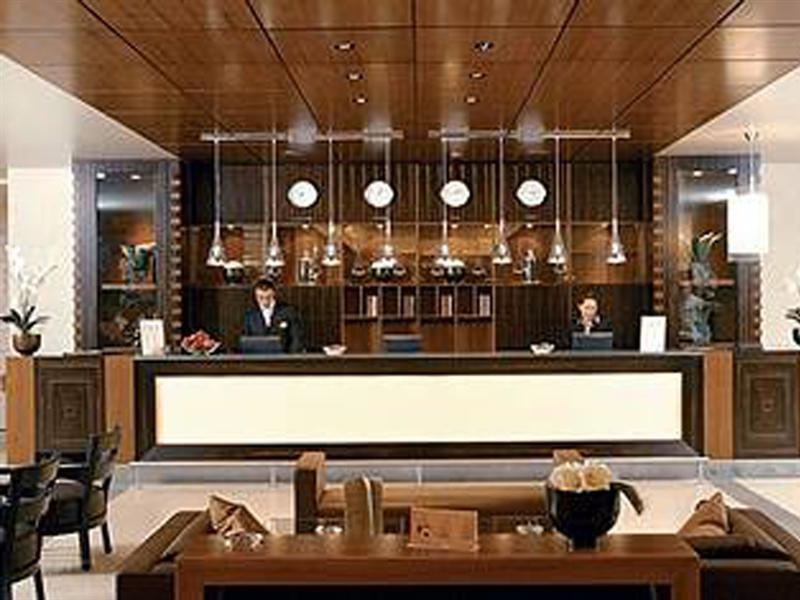 Le Commodore Hotel Бейрут Екстериор снимка