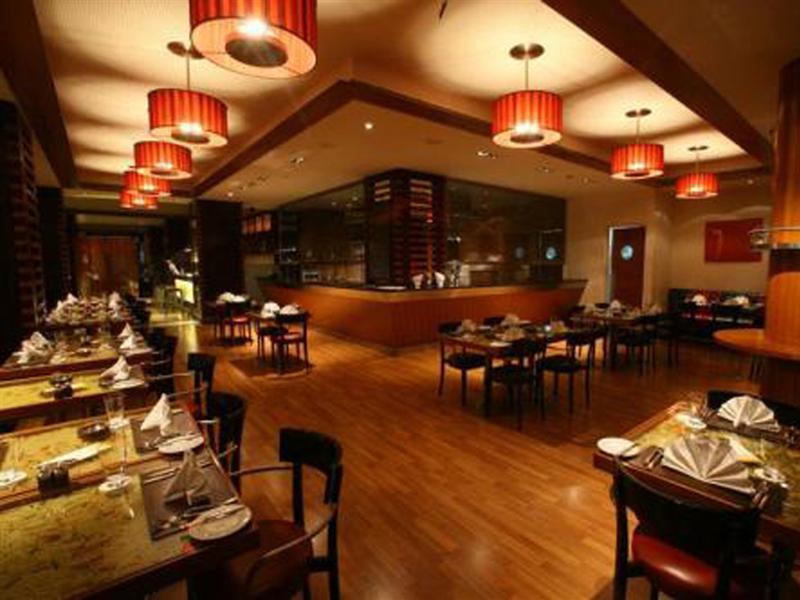 Le Commodore Hotel Бейрут Екстериор снимка