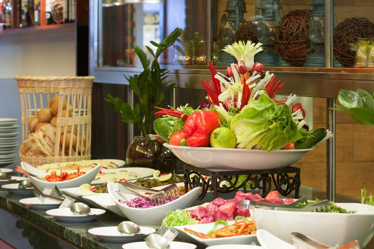Le Commodore Hotel Бейрут Екстериор снимка