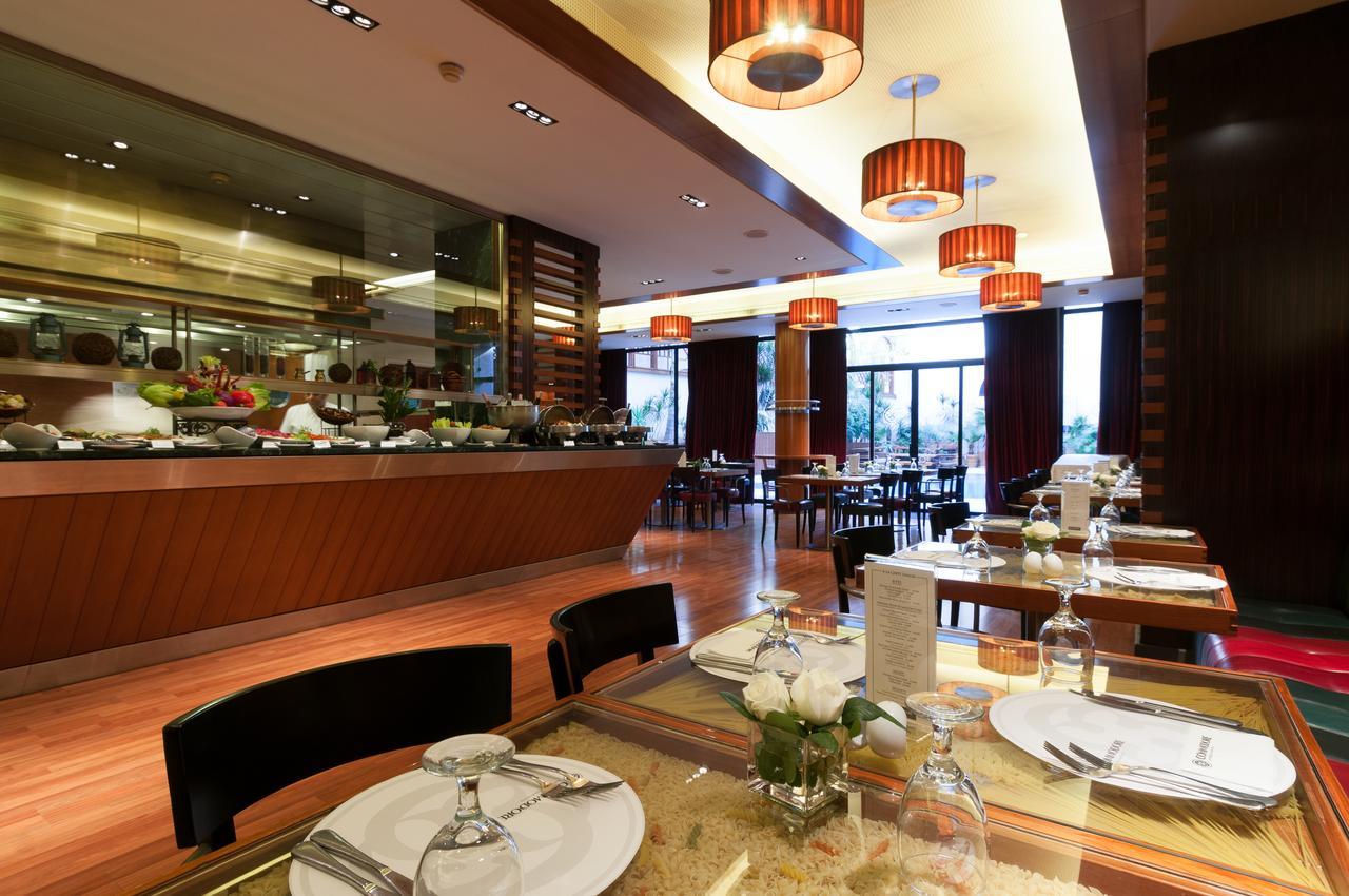 Le Commodore Hotel Бейрут Екстериор снимка
