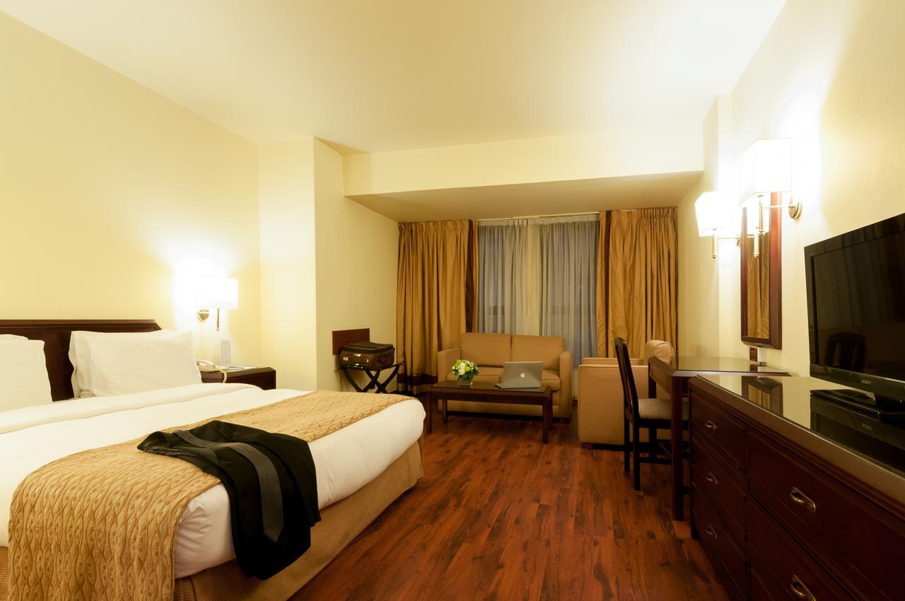 Le Commodore Hotel Бейрут Екстериор снимка