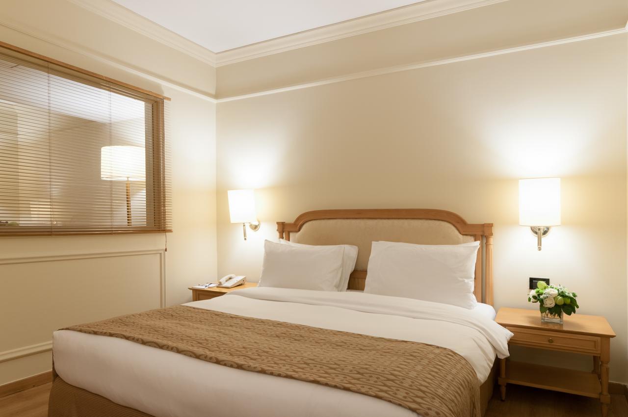 Le Commodore Hotel Бейрут Екстериор снимка
