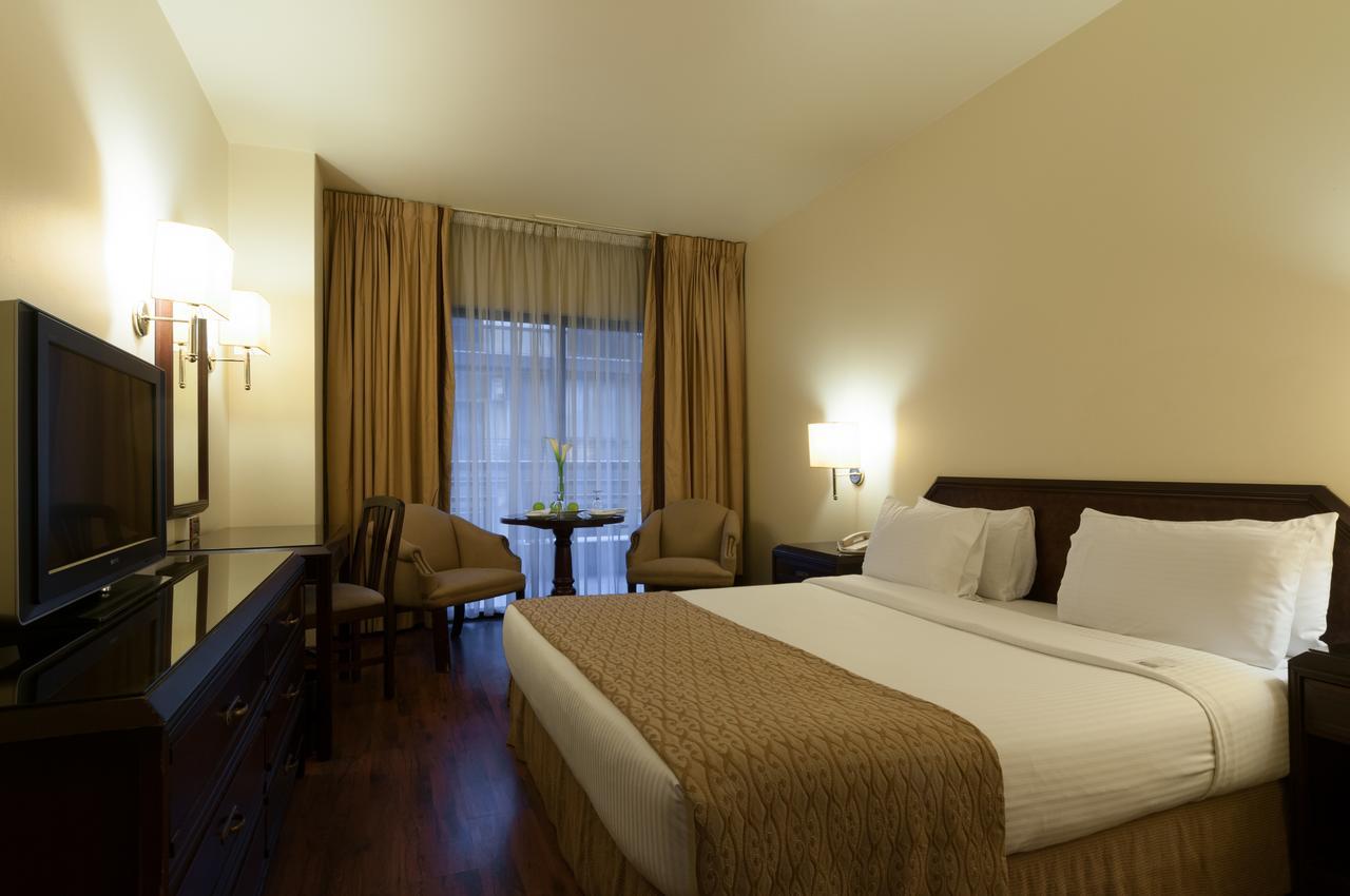Le Commodore Hotel Бейрут Екстериор снимка