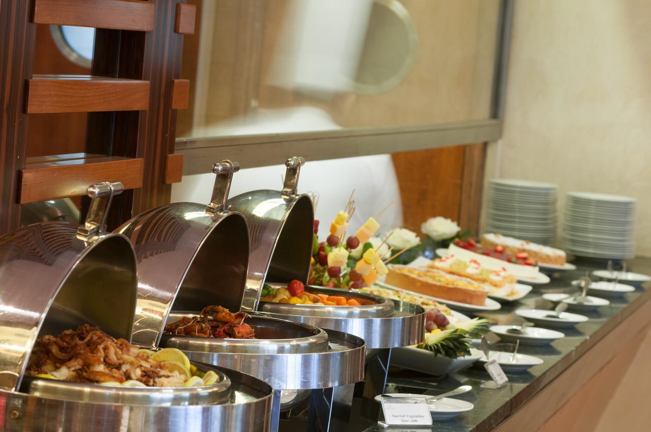 Le Commodore Hotel Бейрут Екстериор снимка