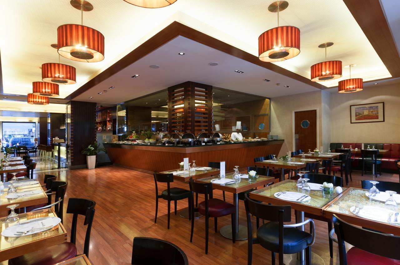Le Commodore Hotel Бейрут Екстериор снимка