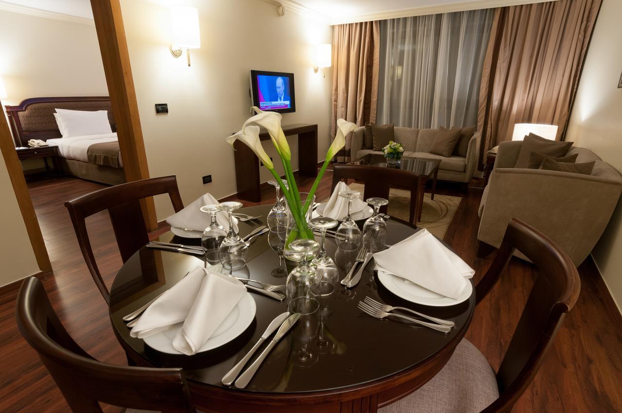 Le Commodore Hotel Бейрут Екстериор снимка