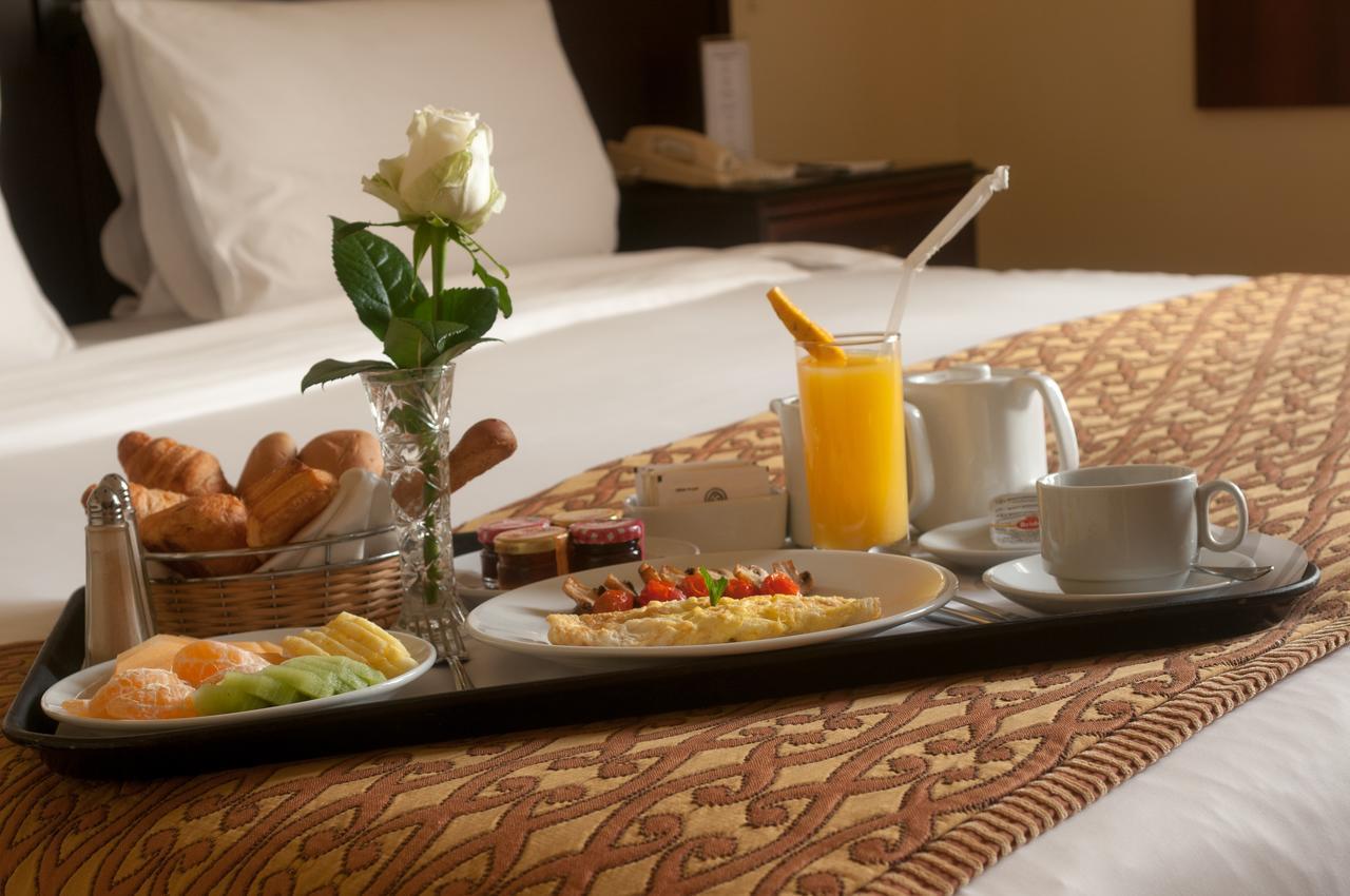 Le Commodore Hotel Бейрут Екстериор снимка