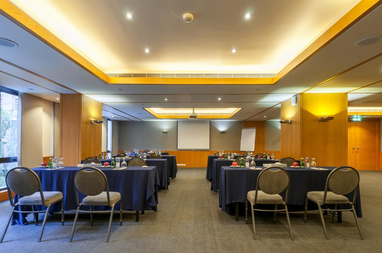 Le Commodore Hotel Бейрут Екстериор снимка