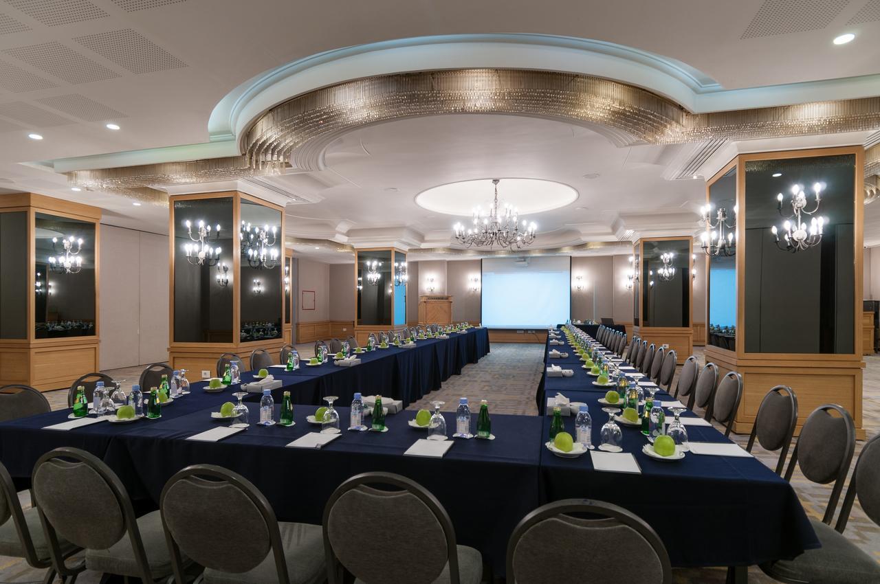 Le Commodore Hotel Бейрут Екстериор снимка