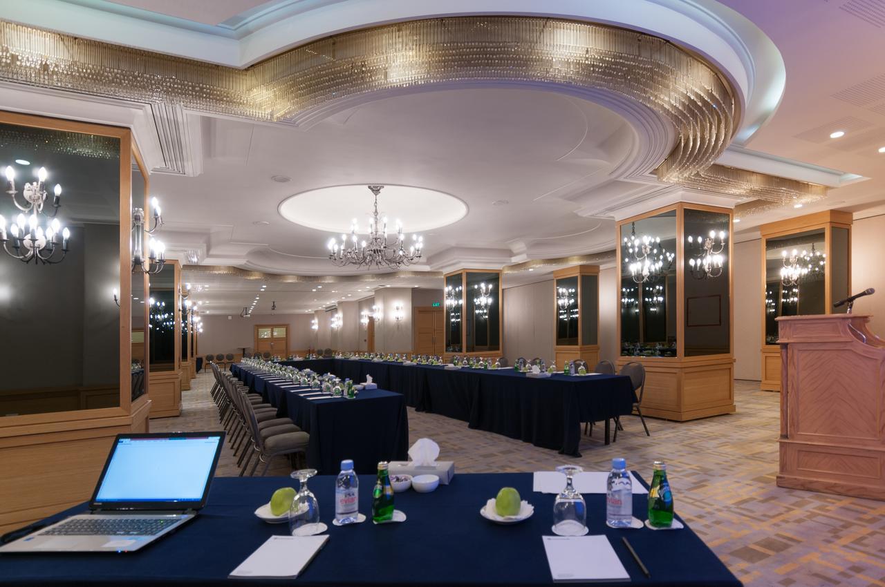 Le Commodore Hotel Бейрут Екстериор снимка