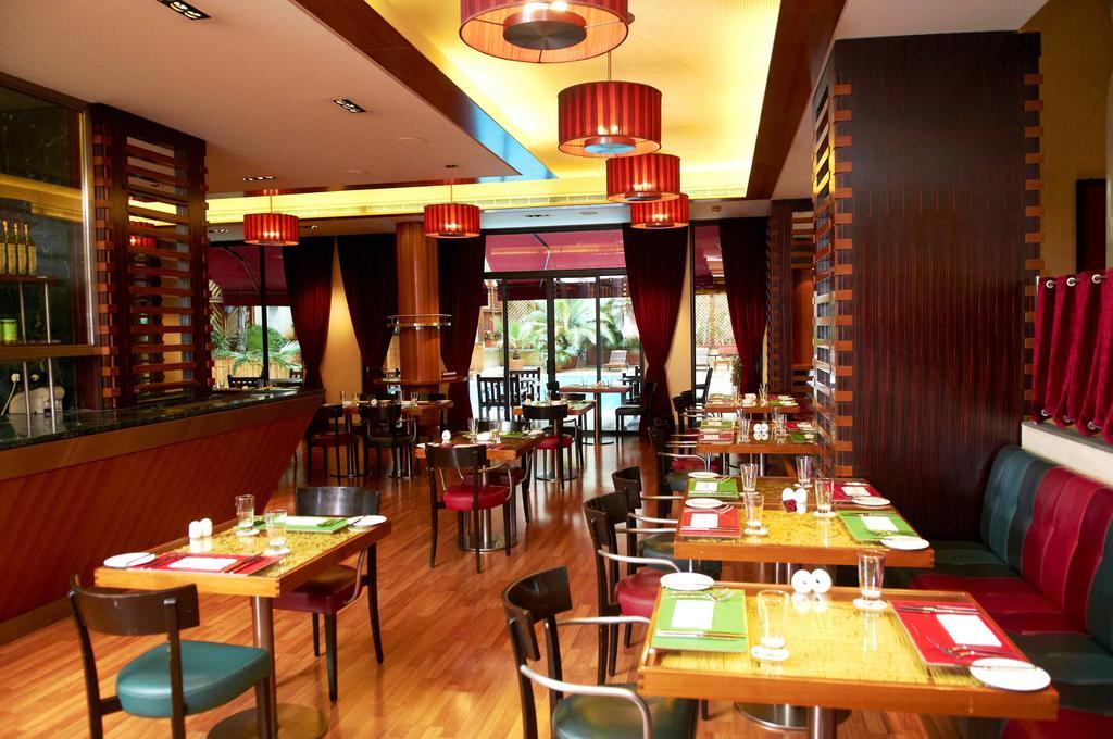 Le Commodore Hotel Бейрут Екстериор снимка