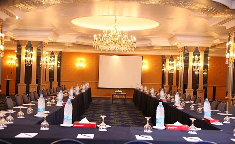 Le Commodore Hotel Бейрут Екстериор снимка