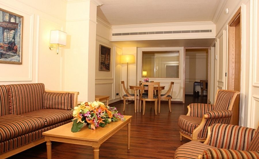 Le Commodore Hotel Бейрут Екстериор снимка